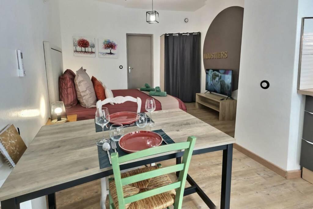 Studio Tout Confort, Terrasse, Calme Moustiers #7 Apartment Bagian luar foto